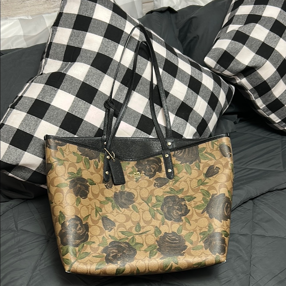 Coach reversible City Tote in Black Rose/Solid black